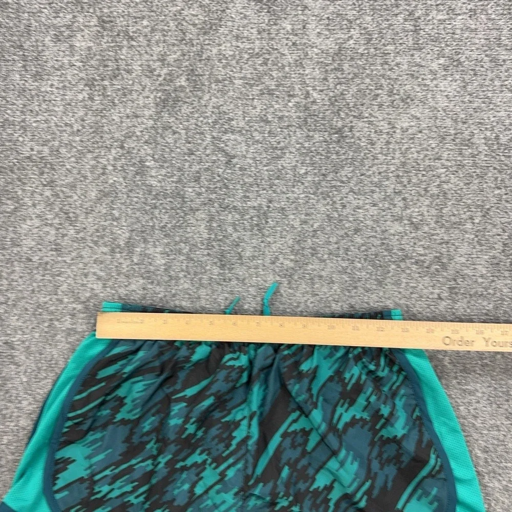 Nike Dri-FIT Running Shorts Womens Small Green Camo 3 Inseam Athletic 799768-351
